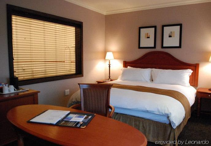 Protea Hotel By Marriott Harrismith Montrose Exterior foto
